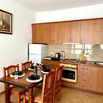 Apartman Ermest ,kavaje Rock