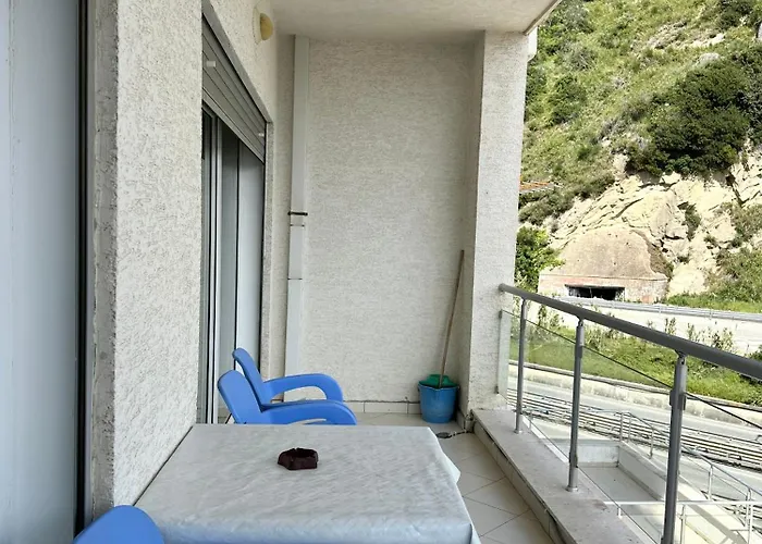 Ermest ,kavaje Rock Durrës